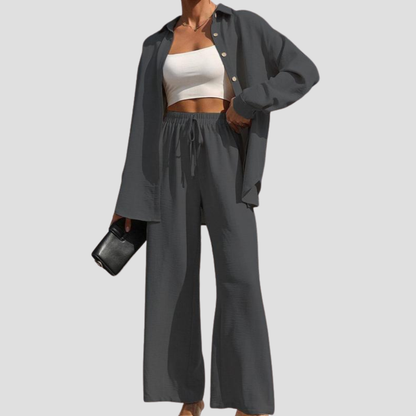 Velluna Chic Buttoned Set